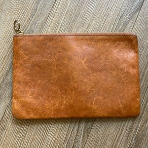 Madewell The Leather Pouch in Camel